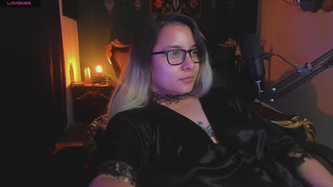 lilithmystic01 online show from 5, 2, 2025