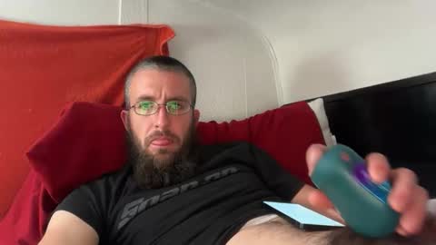 Snapshot of liliths_duck chatting on 14, 4, 2026 liliths_duck online show from 14, 4, 2026
