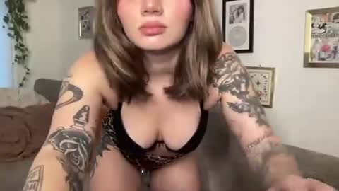 lilldaddysgirl online show from 6, 11, 2025