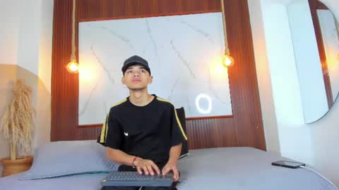 lillian_lee1 online show from 21, 6, 2026