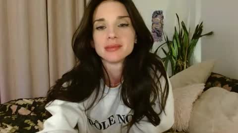 Lillian Rose online show from 3, 10, 2025