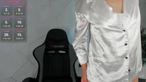 Snapshot of lillian_white1 chatting on 10, 9, 2025 lillian_white1 online show from 10, 9, 2025