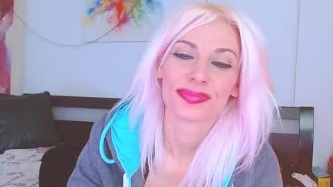 Snapshot of lillianasara chatting on 22, 1, 2025 Lara online show from 22, 1, 2025