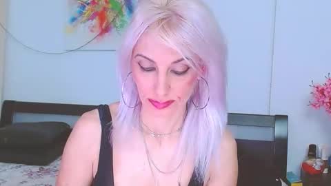 Snapshot of lillianasara chatting on 1, 2, 2025 Lara online show from 1, 2, 2025