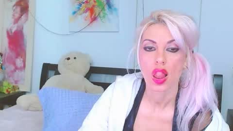 Lara online show from 2, 12, 2025