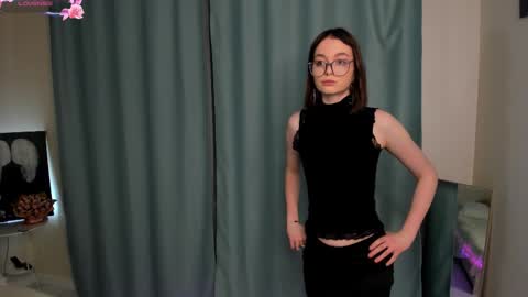 Lily online show from 6, 2, 2026