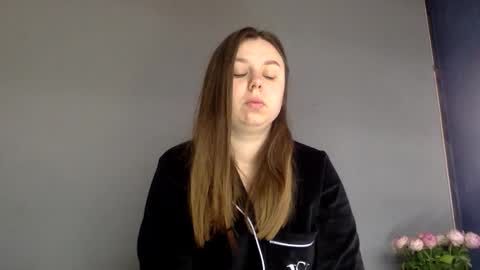 Snapshot of lillianx9zbld chatting on 21, 10, 2025 Lily online show from 21, 10, 2025