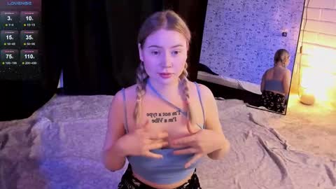 lillie_berry online show from 12, 11, 2025