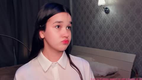 Celina Lillie online show from 18, 12, 2025