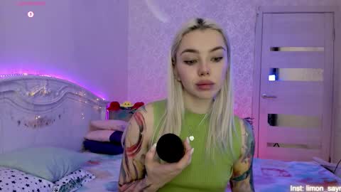 LilliMoore online show from 17, 10, 2025