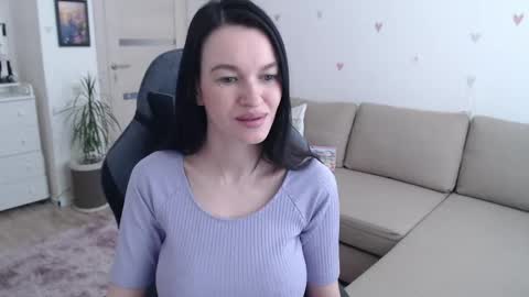 Snapshot of lilliyves chatting on 27, 4, 2026 lilliyves online show from 27, 4, 2026