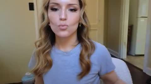 lilly_adams88 online show from 7, 4, 2026