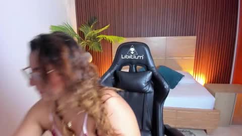 L I L L Y online show from 24, 2, 2025