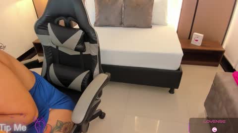 L I L L Y online show from 18, 9, 2025