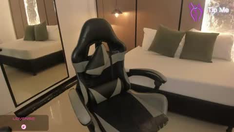 L I L L Y  online show from 7, 7, 2026