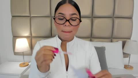 Snapshot of lilly_williamss chatting on 27, 5, 2026 Lilly online show from 27, 5, 2026