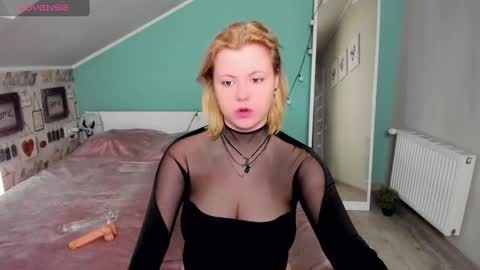 Snapshot of lillydepp chatting on 6, 1, 2025 Lilly Depp online show from 6, 1, 2025