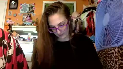 Snapshot of lillylushabae chatting on 15, 9, 2025 hi guys im back on here 3 online show from 15, 9, 2025