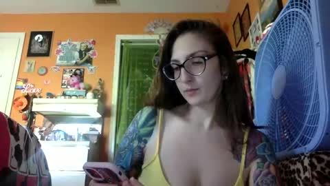 Snapshot of lillylushabae chatting on 1, 10, 2025 hi guys im back on here 3 online show from 1, 10, 2025