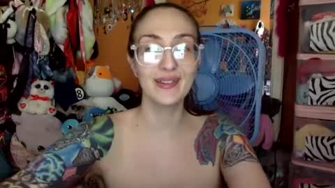 Snapshot of lillylushabae chatting on 7, 10, 2025 hi guys im back on here 3 online show from 7, 10, 2025