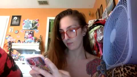 Snapshot of lillylushabae chatting on 6, 3, 2026 hi guys im back on here 3 online show from 6, 3, 2026