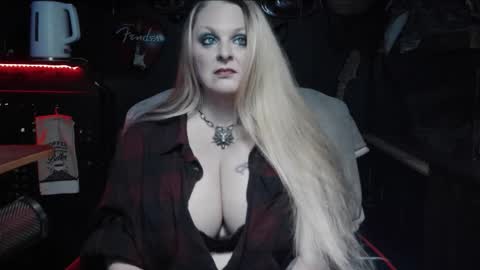 Lillyth Eden online show from 2, 12, 2025