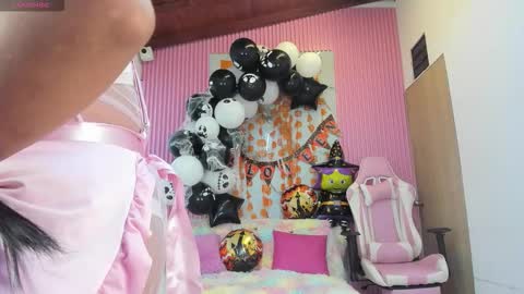 Snapshot of lillyy16 chatting on 19, 10, 2025 lillyy16 online show from 19, 10, 2025