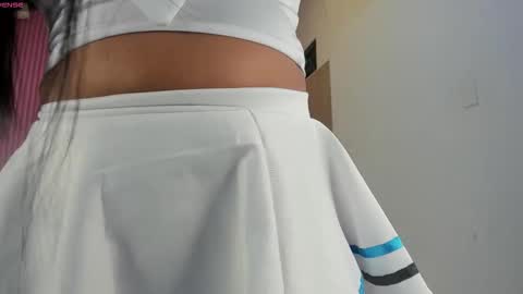 Snapshot of lillyy16 chatting on 28, 11, 2025 lillyy16 online show from 28, 11, 2025