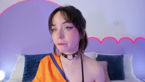 Snapshot of lilou_albrecht chatting on 7, 2, 2025 Lilou online show from 7, 2, 2025