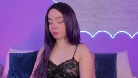 Lilou online show from 5, 11, 2025