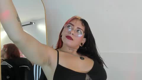 Snapshot of lily666_ chatting on 10, 10, 2025 L i l y online show from 10, 10, 2025