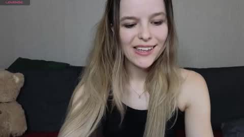 Snapshot of lily_and_jake chatting on 24, 9, 2025 lily_and_jake online show from 24, 9, 2025