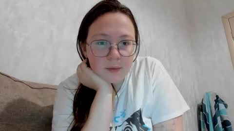 Snapshot of lily_cheys chatting on 14, 10, 2025 Lily Chays online show from 14, 10, 2025