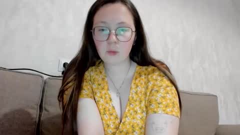Snapshot of lily_cheys chatting on 24, 10, 2025 Lily Chays online show from 24, 10, 2025
