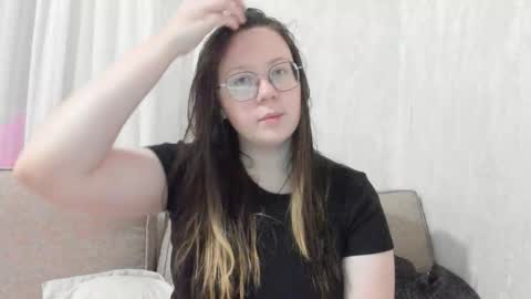 Lily Chays online show from 10, 1, 2026