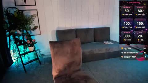 lily_dallass online show from 9, 3, 2025