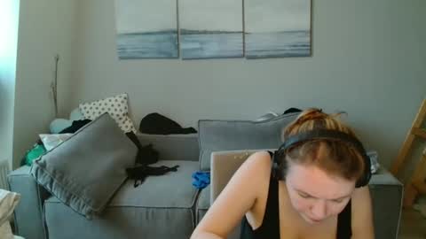 Lily dollyx online show from 18, 11, 2025