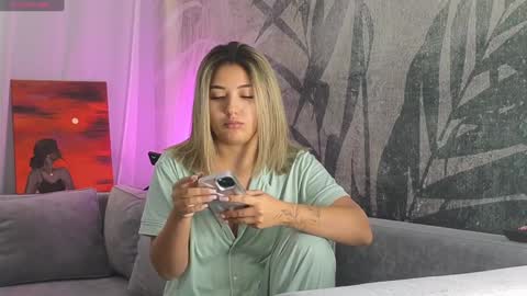 Snapshot of lily_foster_ chatting on 10, 12, 2024 Lily online show from 10, 12, 2024