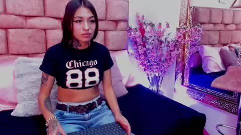 lily frox online show from 4, 6, 2026