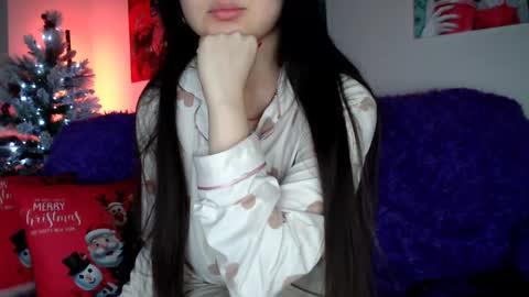 Snapshot of lily_litle chatting on 5, 1, 2025 Lily Litle online show from 5, 1, 2025