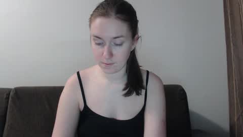 lily_love_x online show from 23, 2, 2025