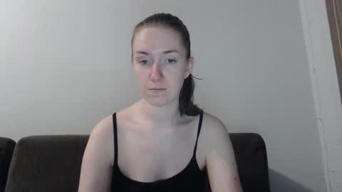 lily_love_x online show from 23, 10, 2025