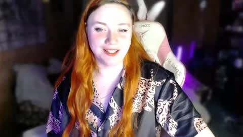 Snapshot of lily_shamy chatting on 11, 11, 2025 Alice online show from 11, 11, 2025
