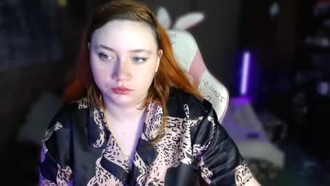 Snapshot of lily_shamy chatting on 12, 11, 2025 Alice online show from 12, 11, 2025