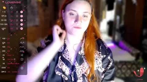 Snapshot of lily_shamy chatting on 29, 11, 2025 Alice online show from 29, 11, 2025
