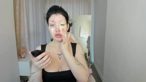 lily online show from 11, 5, 2026
