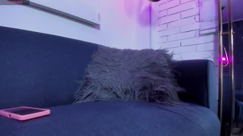 lily_waist online show from 3, 2, 2025