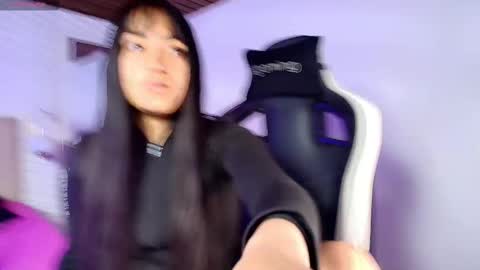 lily_waist online show from 27, 9, 2025