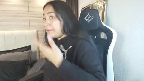 lily_waist online show from 12, 2, 2026