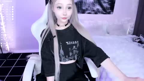 Lily online show from 12, 6, 2026
